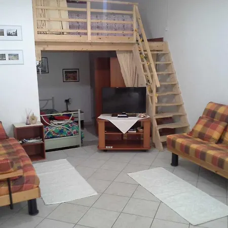 Lovely House דירה *