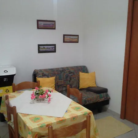 דירה Lovely House