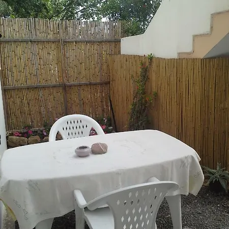 Lovely House דירה Nebida