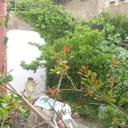 Lovely House דירה Nebida