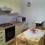 Lovely House דירה Nebida